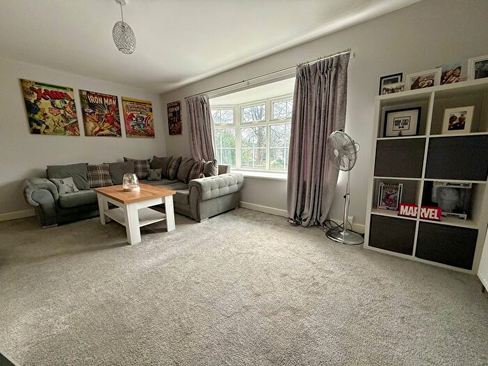 2 Bedroom Flat To Rent In Bede Court, Wakefield, West Yorkshire, WF1