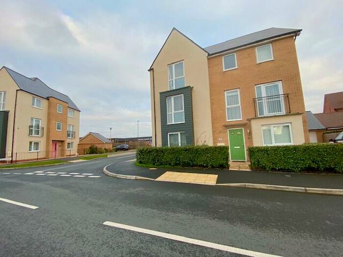 4 Bedroom Semi-Detached House To Rent In Vanguard Circle, Brooklands, Milton Keynes, MK10