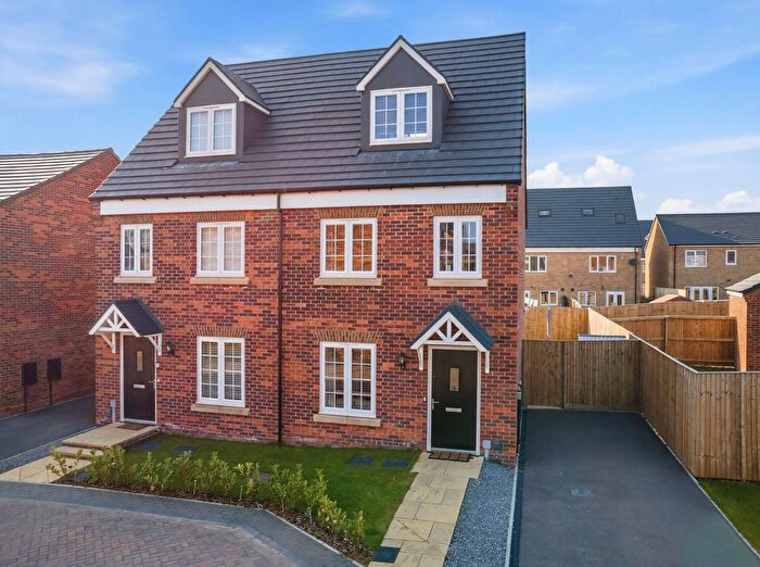 3 Bedroom Semi-detached House For Sale In Trusdale Avenue, Dinnington, S25