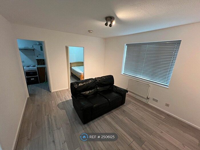 1 Bedroom Flat To Rent In St. Leonards Park, East Grinstead, RH19