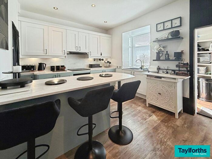 3 Bedroom Terraced House For Sale In Federation Street, Barnoldswick, BB18