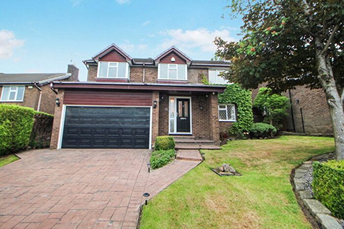 4 Bedroom Detached House For Sale In Hathersage Drive, Glossop, Derbyshire, SK13