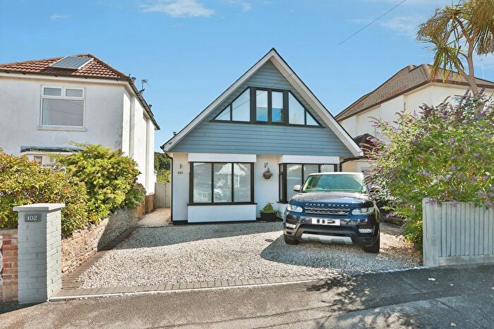 4 Bedroom Bungalow For Sale In Howeth Road, Bournemouth, Dorset, BH10