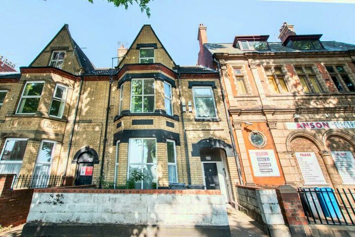 3 Bedroom Flat To Rent In Boulevard, Hull, East Riding Of Yorkshire, HU3