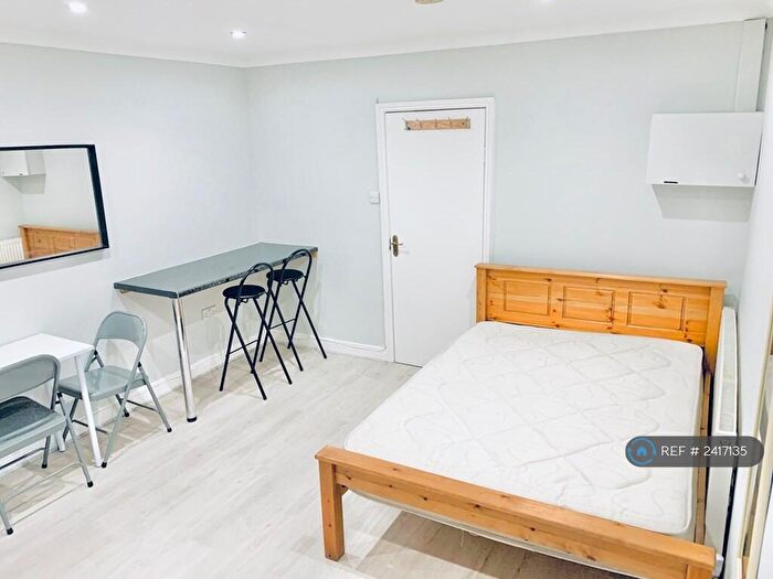 Studio To Rent In Russell Street, Reading, RG1