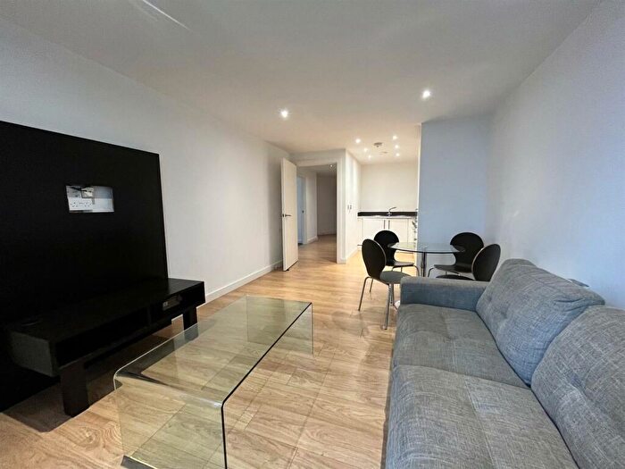 2 Bedroom Apartment To Rent In Hill Quays, Block B, Commercial Street Castlefield, Manchester, M15