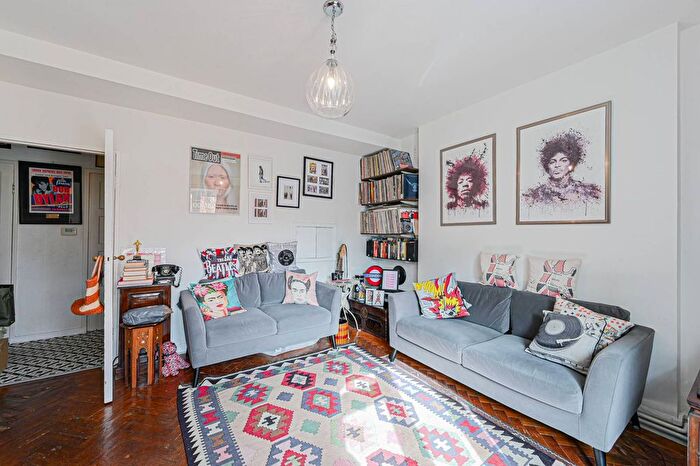 3 Bedroom Flat For Sale In Draycott Avenue, Chelsea, London, SW3