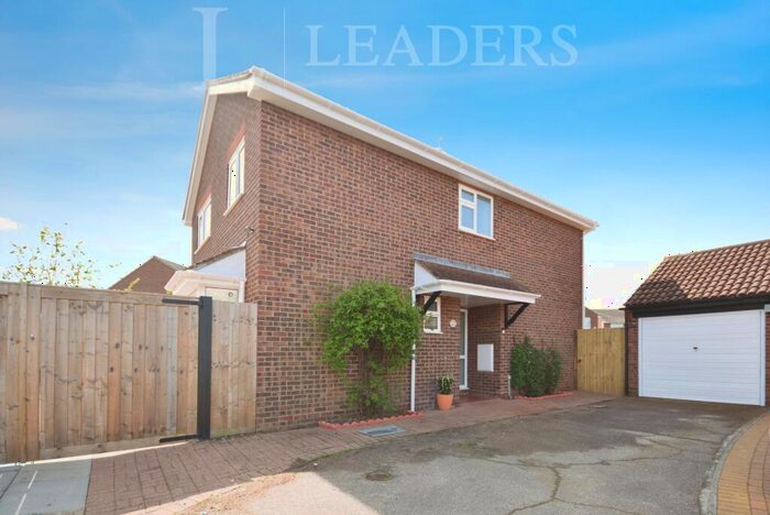 4 Bedroom Detached House To Rent In Ashtead Close, Clacton-on-Sea, CO16