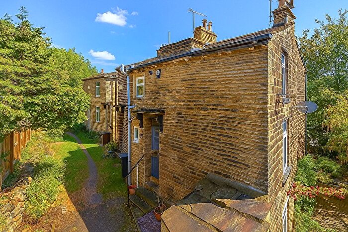 1 Bedroom End Of Terrace House For Sale In Oxford Place, Baildon, Shipley, West Yorkshire, BD17