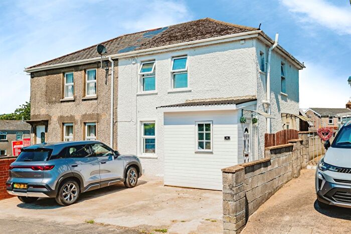 3 Bedroom Semi-Detached House For Sale In Heol Ynysawdre, Sarn, Bridgend, CF32