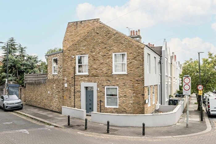 4 Bedroom Flat To Rent In Haydon Park Road, London, SW19