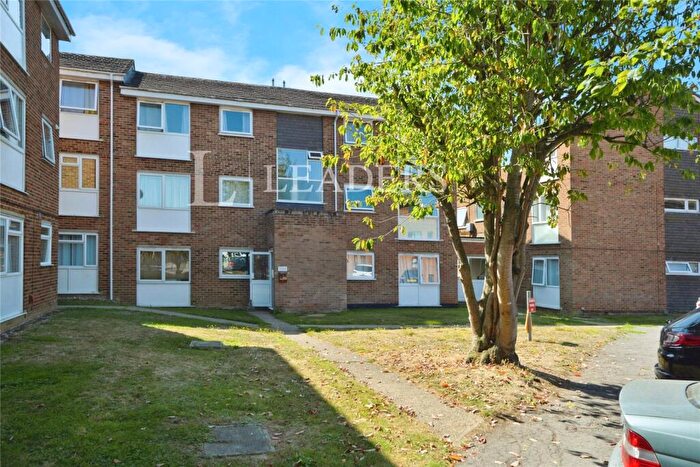 2 Bedroom Apartment For Sale In Crocus Way, Chelmsford, Essex, CM1
