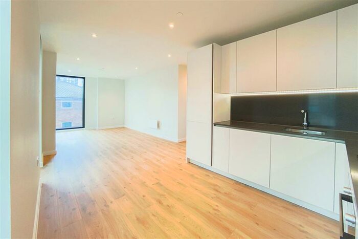 2 Bedroom Apartment To Rent In The Gate, Meadowside, M4