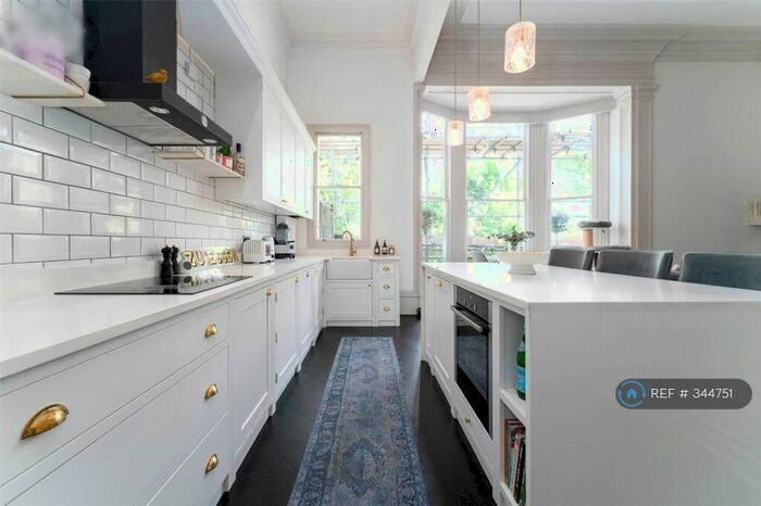 1 Bedroom Flat To Rent In Palmeira Square, Hove, BN3