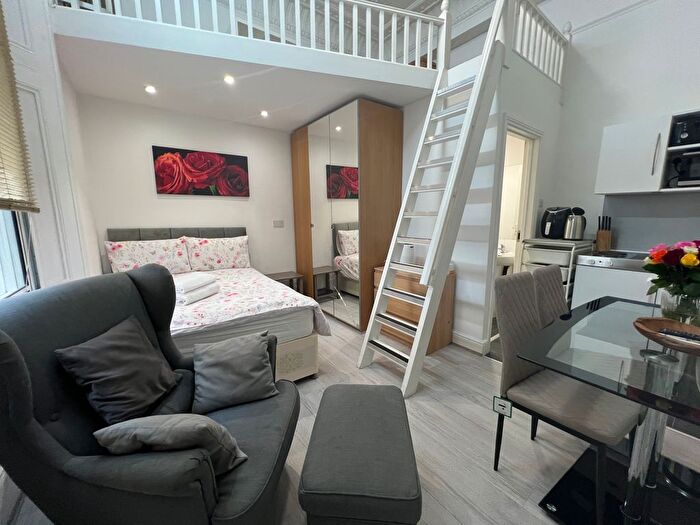Studio To Rent In Cromwell Road, London, SW7