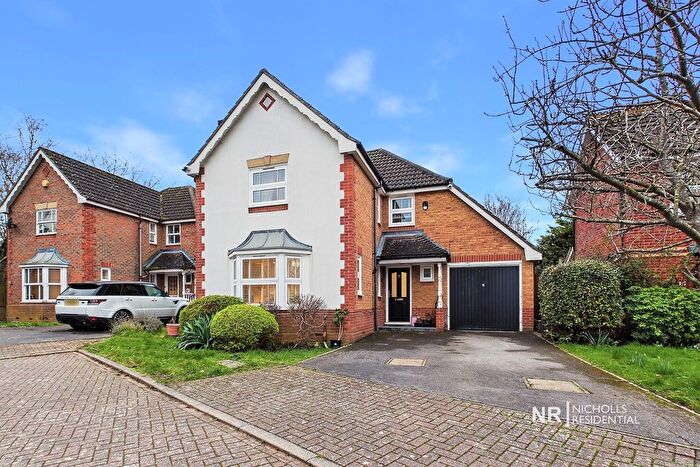 4 Bedroom Detached House For Sale In Lofthouse Place, Chessington, Surrey., KT9