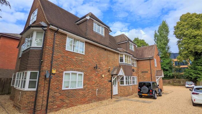 1 Bedroom Flat To Rent In Sherbourne Court, Beaconsfield Road, St. Albans, Hertfordshire, AL1