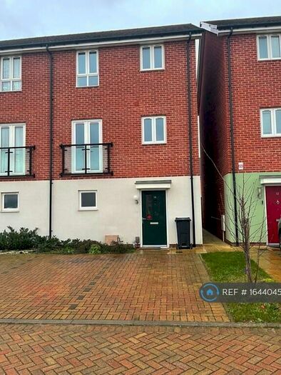 4 Bedroom Semi-Detached House To Rent In Barnmead Meadow, Grays, RM16