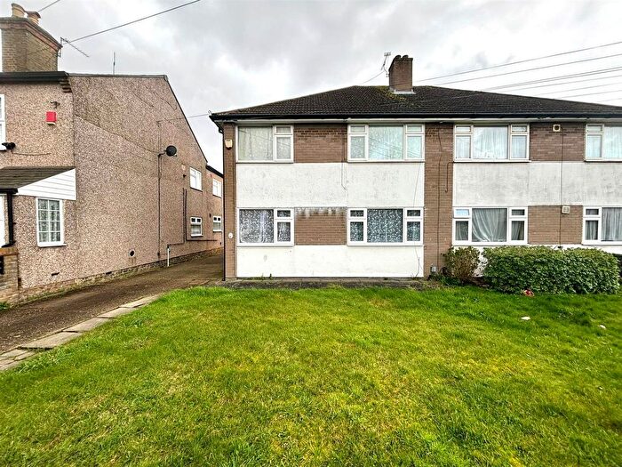 2 Bedroom Maisonette To Rent In Star Road, Hillingdon, UB10