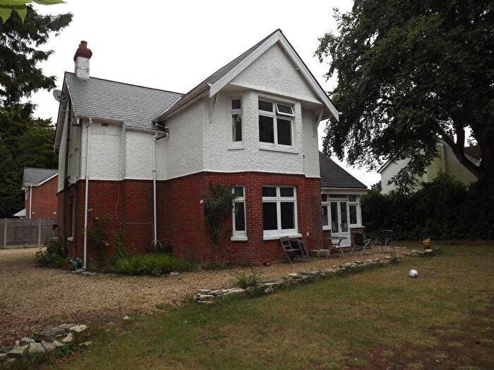 4 Bedroom Detached House To Rent In Foxwold, BH22