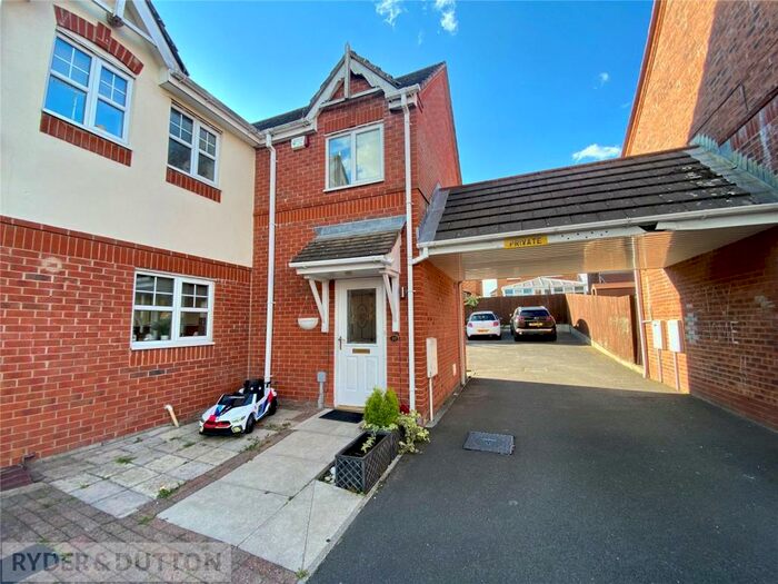 2 Bedroom Town House To Rent In Polden Close, Copthorne Park, Oldham, OL8