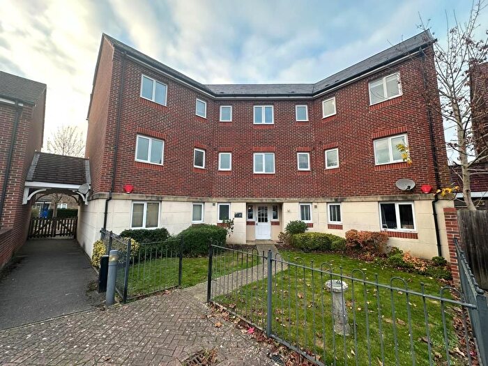 2 Bedroom Flat To Rent In Osprey Avenue, Bracknell, RG12