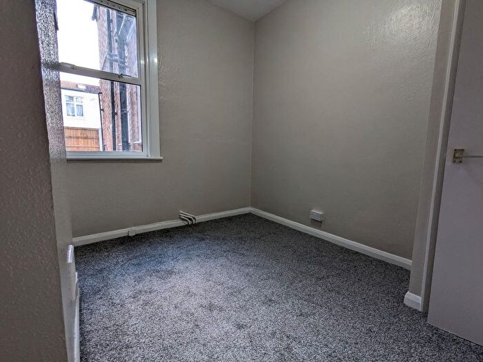 1 Bedroom Flat To Rent In Sandringham Road, Willesden Green, London, NW2