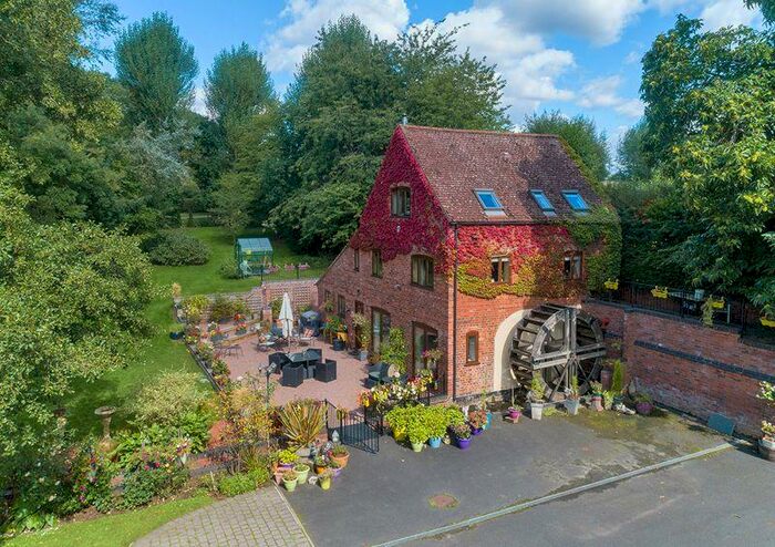 3 Bedroom Detached House For Sale In The Mill, Hagley, DY8