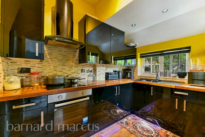 4 Bedroom Property To Rent In Brunner Road, London, W5