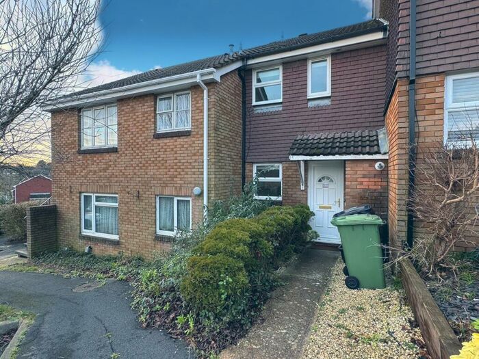 2 Bedroom House To Rent In Griffon Close, Bursledon, SO31