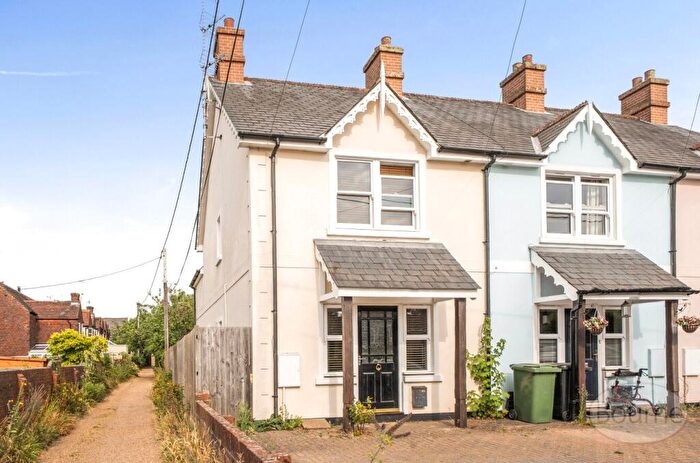 4 Bedroom End Of Terrace House For Sale In Olivers Terrace, Hillbrow Road, Liss, Hampshire, GU33