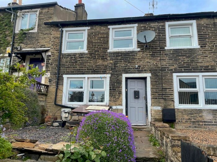 2 Bedroom Cottage To Rent In Church Street, Bradford, West Yorkshire, BD8