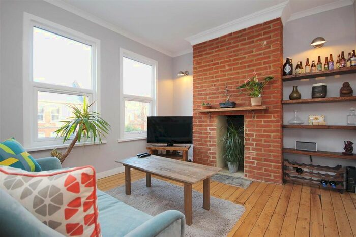 2 Bedroom Flat To Rent In Mersey Road, London, E17