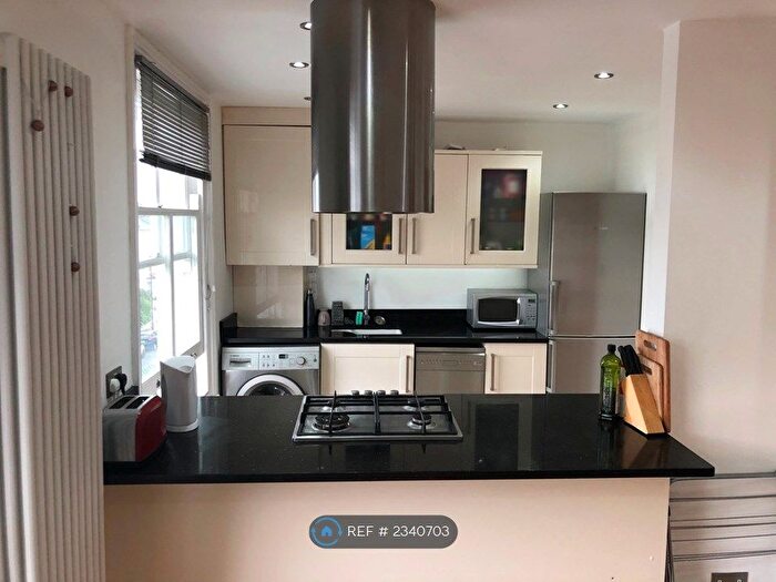 3 Bedroom Flat To Rent In Brockley, London, SE4