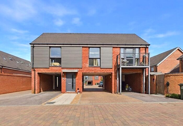 2 Bedroom Coach House For Sale In Montgomery Road, Bordon, GU35