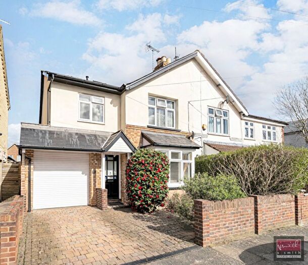 4 Bedroom Semi Detached House For Sale In Stanley Road, Ashford, TW15
