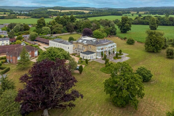 2 Bedroom Flat For Sale In Aldingbourne Drive, Crockerhill, Chichester, PO18