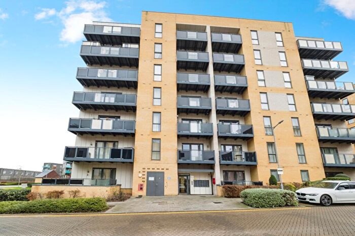 3 Bedroom Flat For Sale In Sackett Road, Barking, IG11