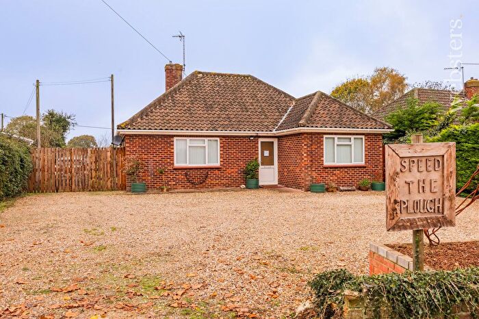 3 Bedroom Detached Bungalow For Sale In North Walsham Road, Coltishall, North Norfolk, NR12