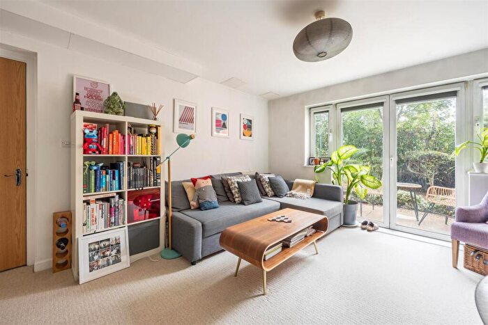 1 Bedroom Flat For Sale In Hawker Place, Walthamstow, E17