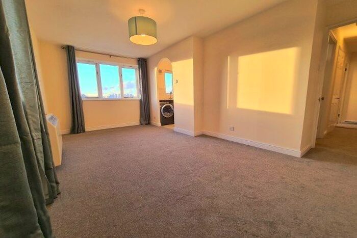 1 Bedroom Flat To Rent In Harlinger Street, London, SE18