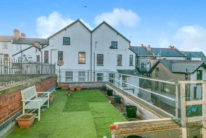 1 Bedroom Flat To Rent In Station Road, Colwyn Bay, Conwy, LL29