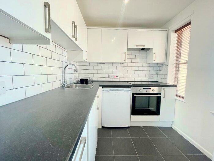 1 Bedroom Flat To Rent In Berkeley Court, Cheltenham, GL52