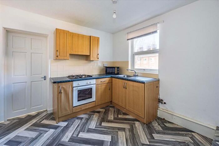 1 Bedroom Flat To Rent In Wellington Square, Nottingham, NG7