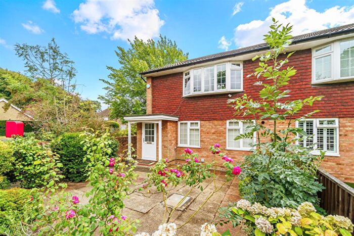 2 Bedroom Maisonette For Sale In Court Road, Banstead, SM7