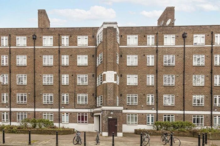 1 Bedroom Flat To Rent In White City Estate, Shepherds Bush, W12