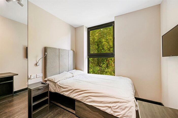 Studio To Rent In Gunnersbury Lane, Acton, W3