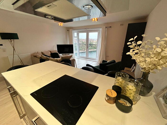 2 Bedroom Apartment For Sale In Pheasant House, Lakeside, DN4