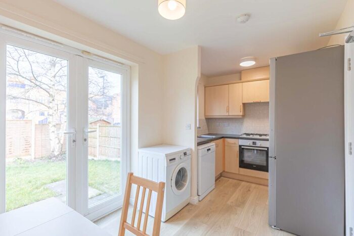 3 Bedroom Semi-Detached House To Rent In Brandon Way Crescent, Leeds, LS7