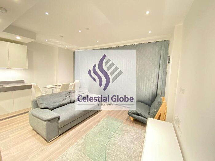 1 Bedroom Flat To Rent In Kingwood House, Chaucer Gardens, London, E1